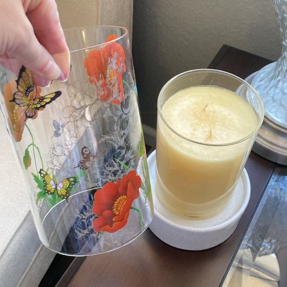 Excellent Condition- Pier 1 spiced pear candle with decorative cover & pedestal - Picture 4 of 13